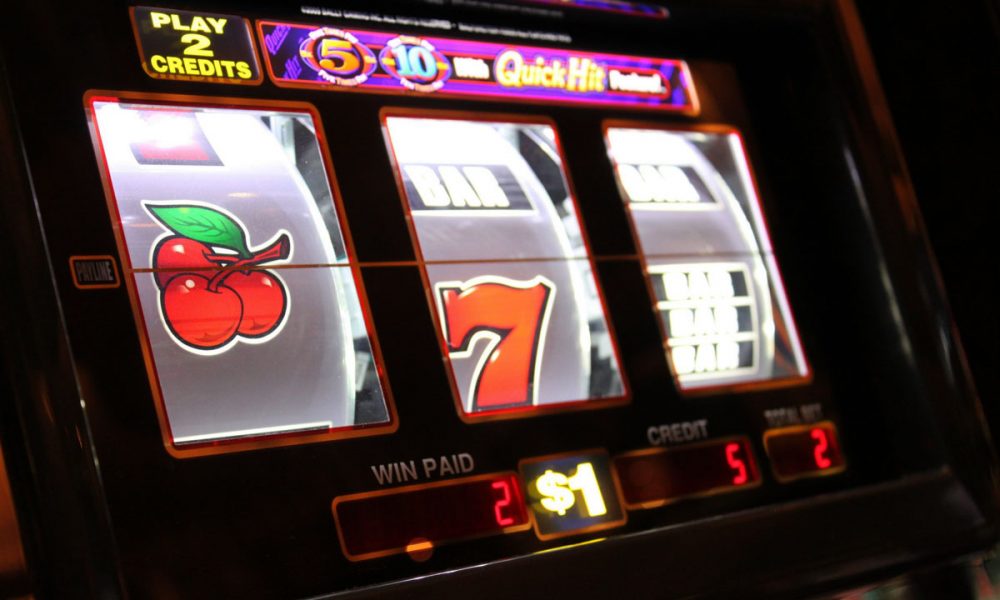 Which features create excitement in online slots?